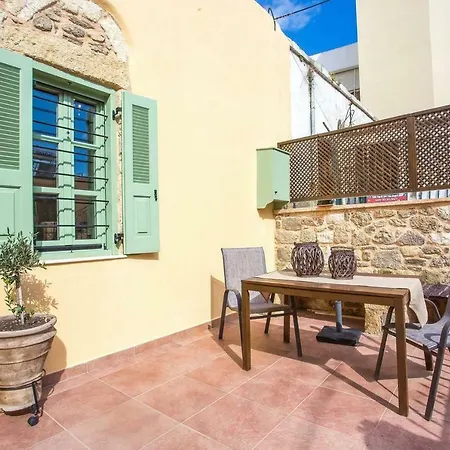 Holiday home Traditional Stonehouse In Village *