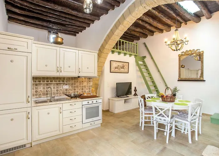 Traditional Stonehouse In Village بيت للعطل