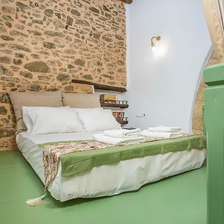 Traditional Stonehouse In Village * Καλυθιές