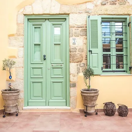 Holiday home Traditional Stonehouse In Village *