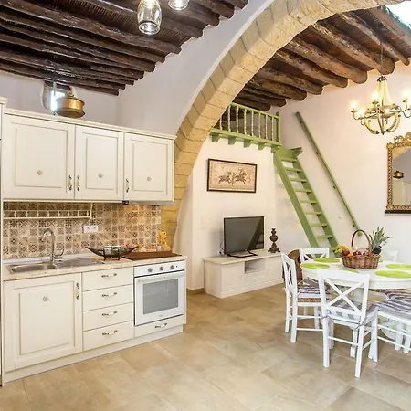 Traditional Stonehouse In Village Holiday home